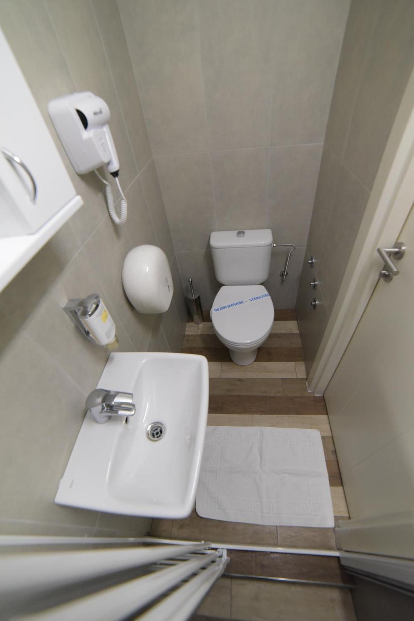 Garni House 46 Plus Beograd Bagian luar foto